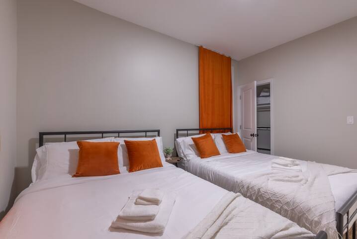 Now or Never! | 50% Off 2Apts | By EWR, Sleeps 12! gallery image 5