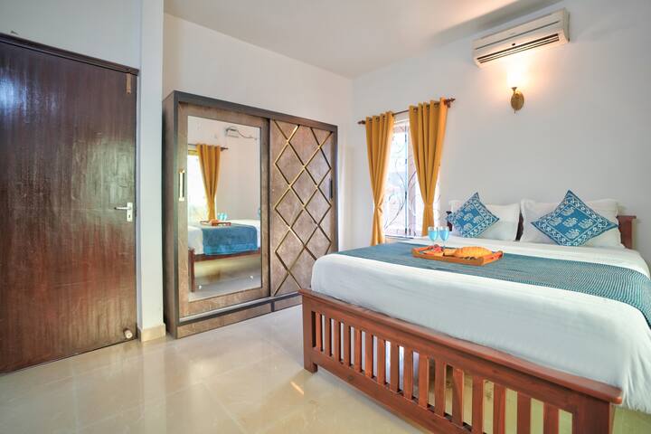 Bedroom 1 image 3
