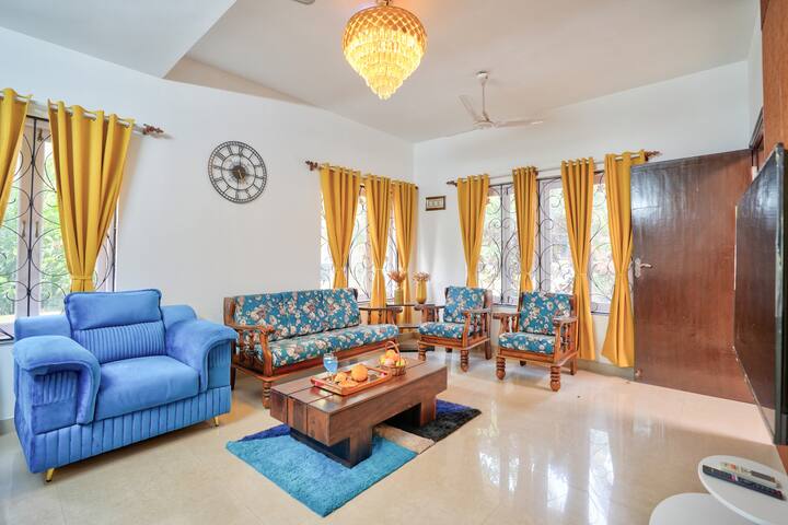 Living room image 3
