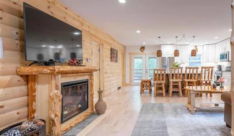 Cozy, secluded cabin near Castle Rock Lake