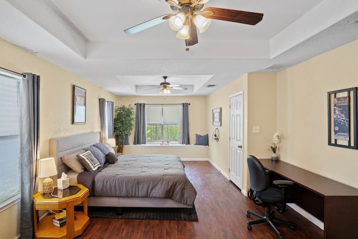 Hlavná spálňa s manželskou posteľou veľkosti King