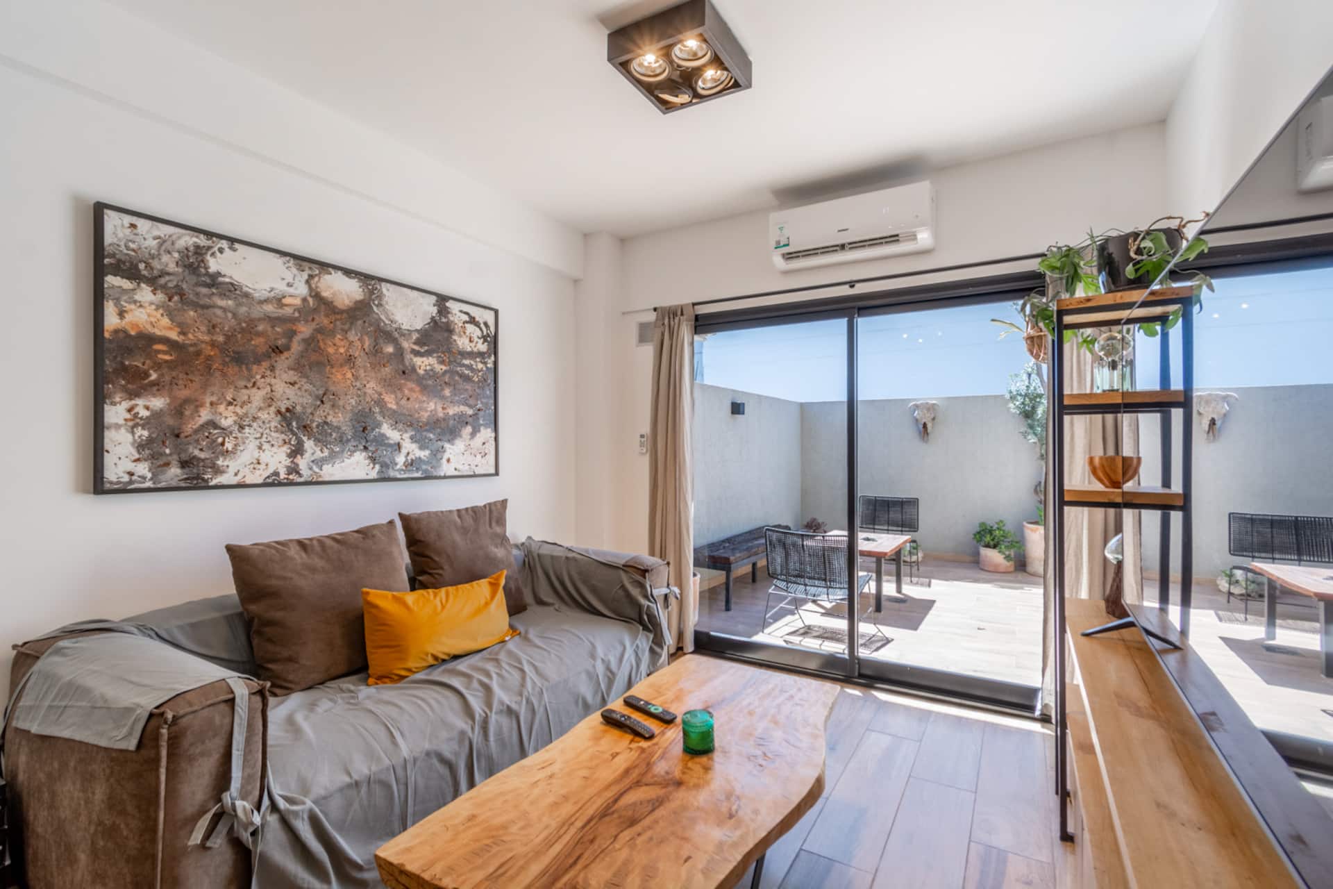 Monroe / Apartment with 2 patios! / Nuñez, Barrio Chino