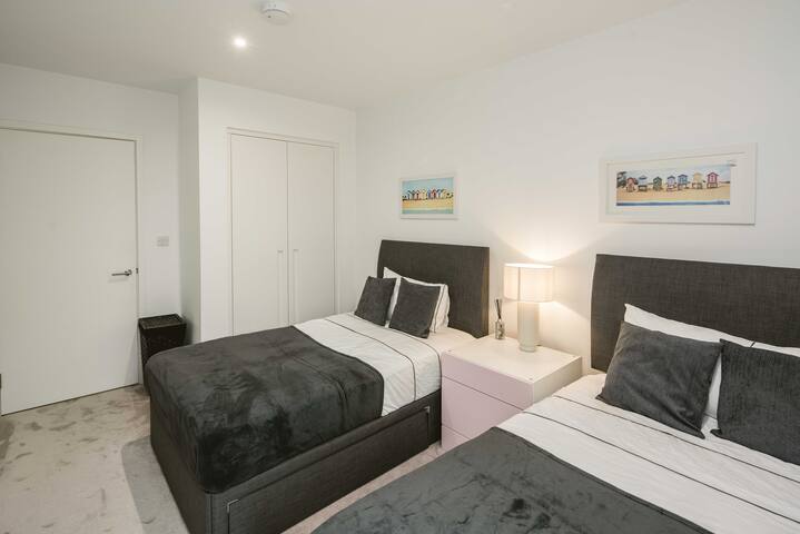 CrestDen – River-view 3BD 2 Bath gallery image 5