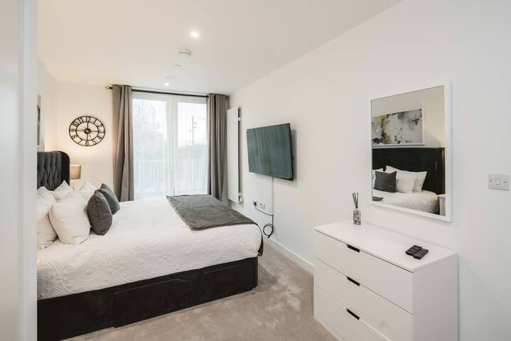 CrestDen – River-view 3BD 2 Bath gallery image 2