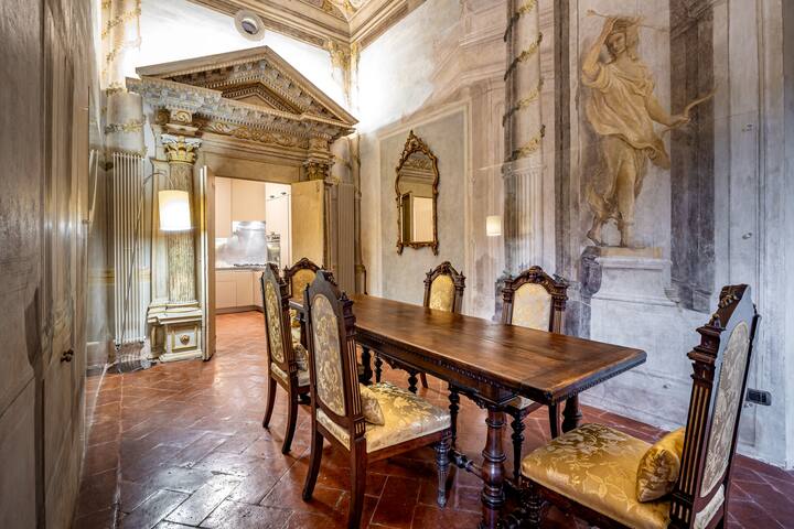 YID luxury near Ponte Vecchio