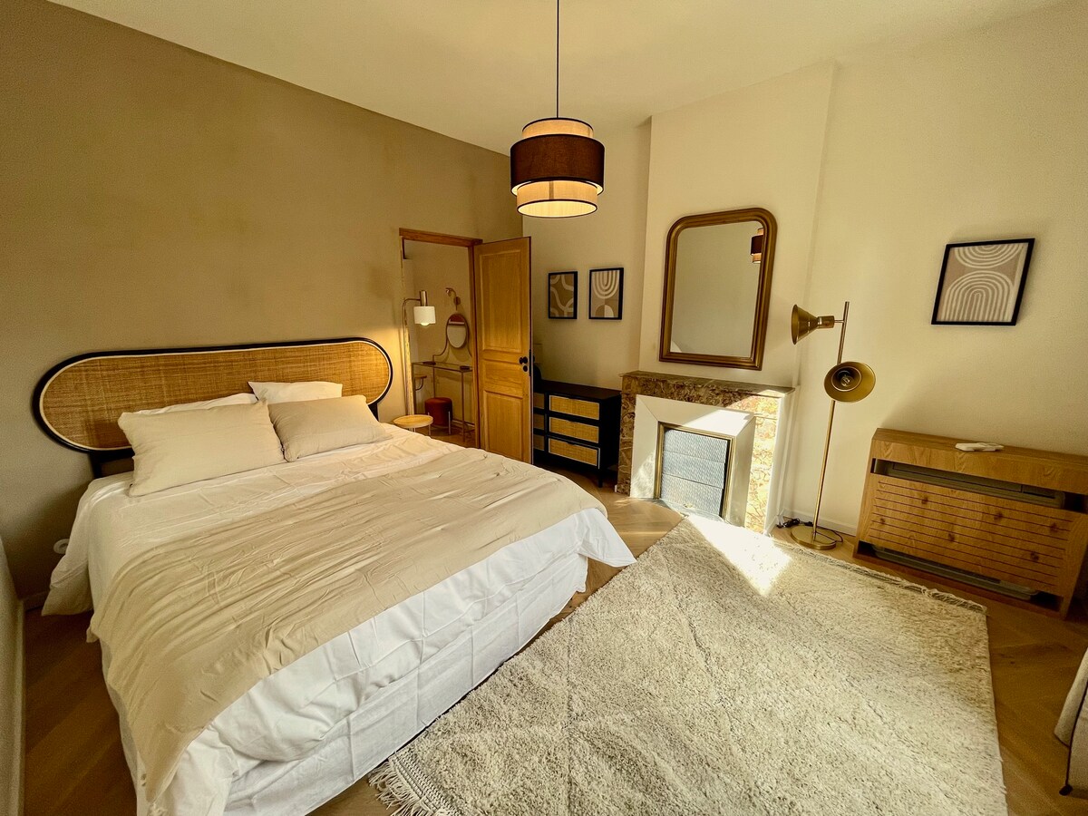 Dormitorio 5 vintage con un vestidor  y tocador 
cama de 160X200