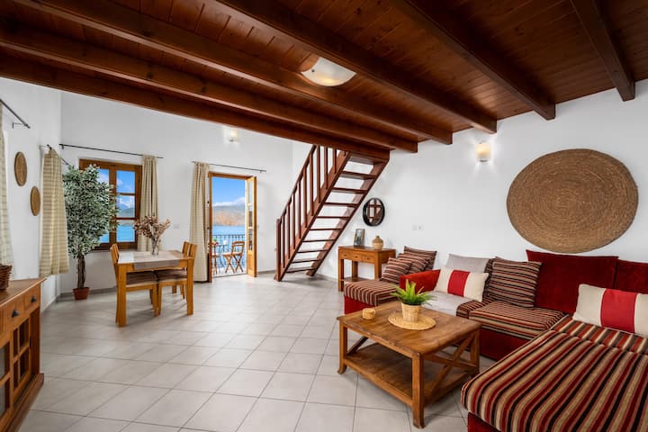 Over The Sea Red Apartment - Symi