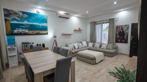 Modern 3 Bed, 2 Bath Urban Villa