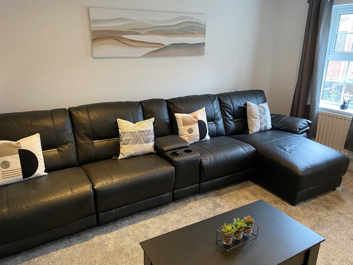 Norwich 3br Home Sleeps 8, 2.5 Baths, Gden, Prkg - Norwich