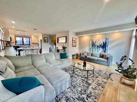 Popular Airbnb listing: Vic Village Townhome in Victorian Village