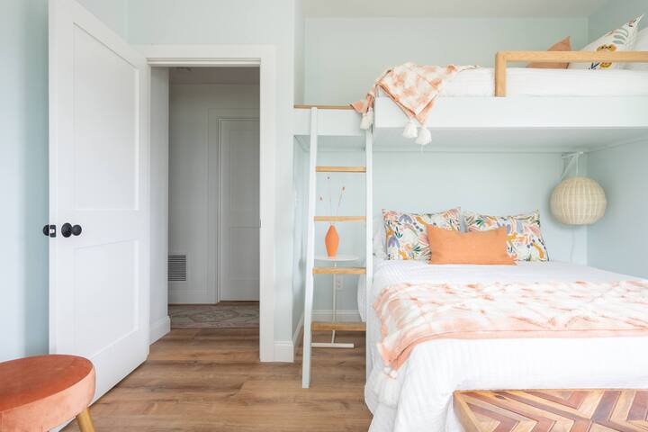 Big + Bright | walk to beach | ocean views gallery image 5