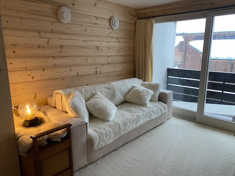 Top Airbnb: 2 rooms, center, quiet, near the slopes in Les Gets