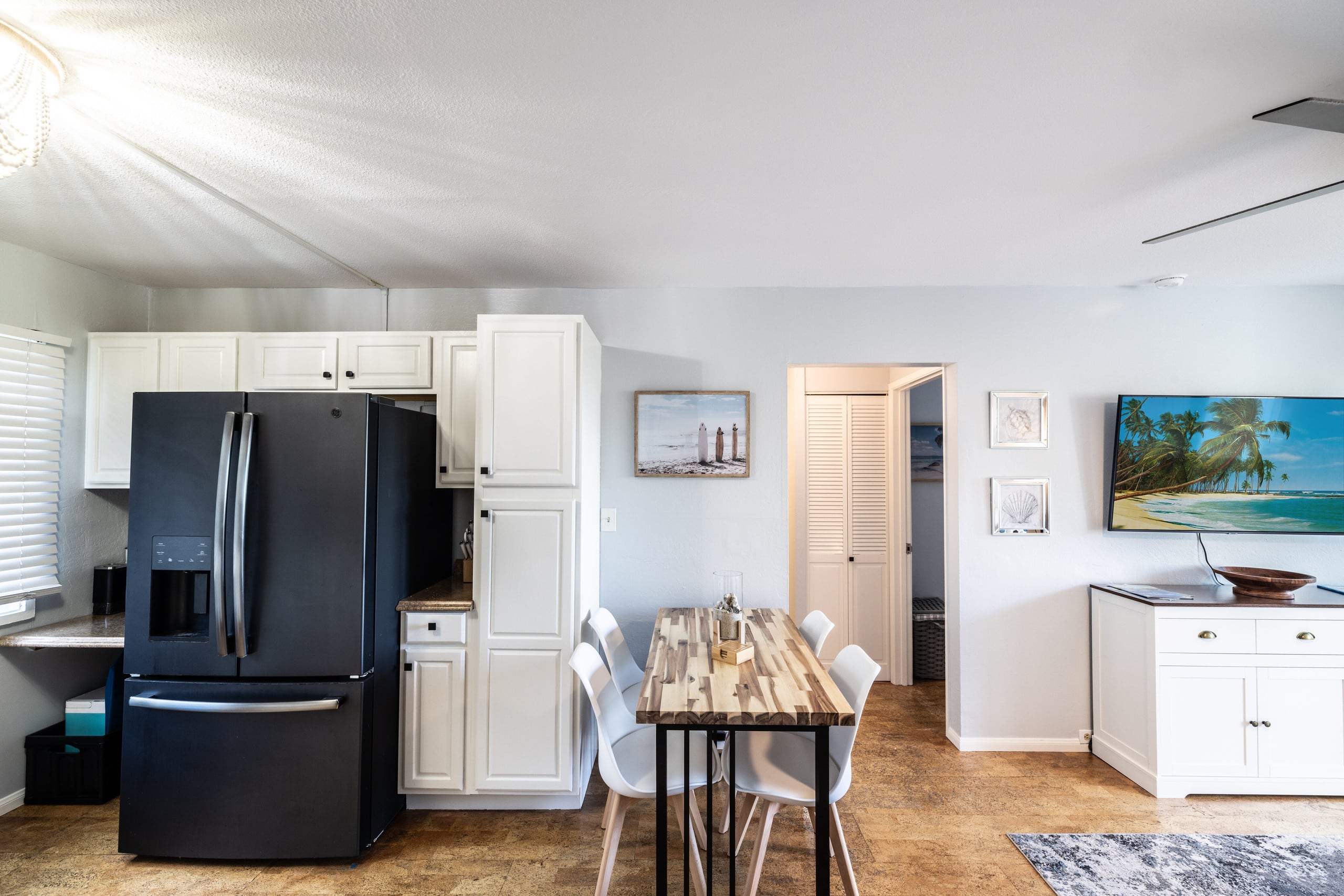 Condo in Kailua-Kona · ★4.67 · 2 bedrooms · 2 beds · 1 private bath - Image 9