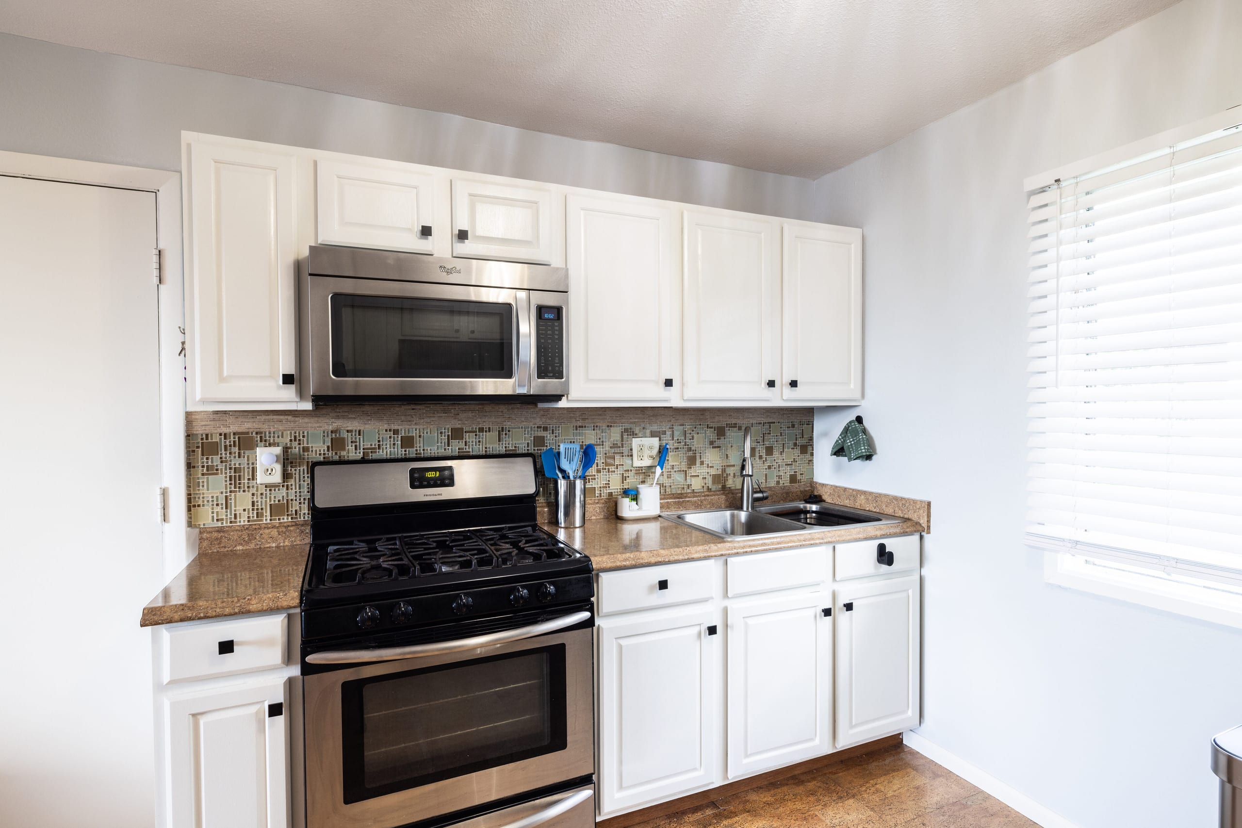 Condo in Kailua-Kona · ★4.67 · 2 bedrooms · 2 beds · 1 private bath - Image 7