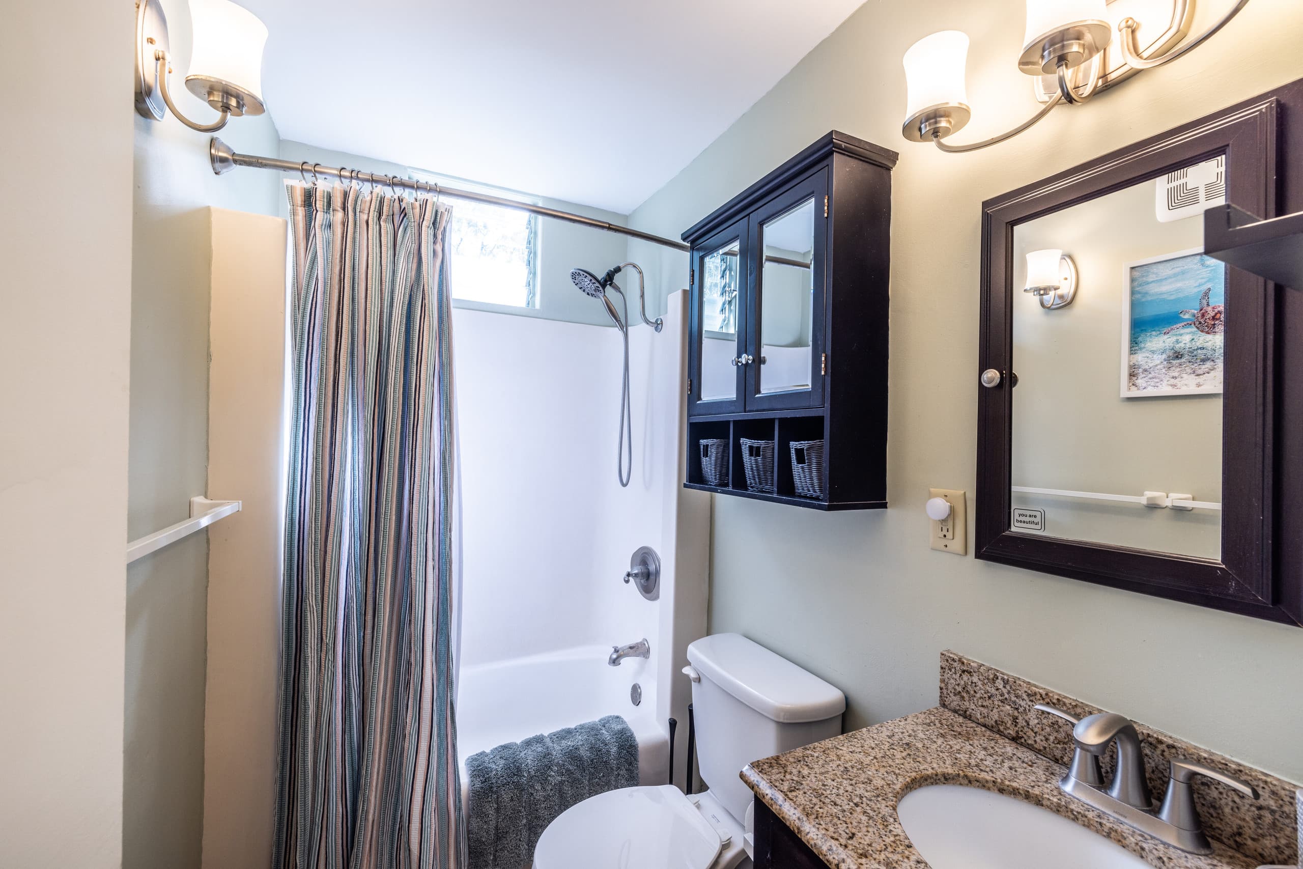 Condo in Kailua-Kona · ★4.67 · 2 bedrooms · 2 beds · 1 private bath - Image 13