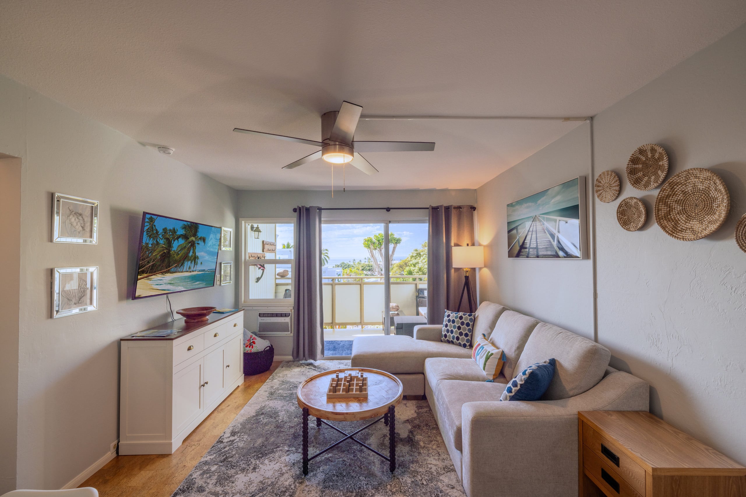 Condo in Kailua-Kona · ★4.67 · 2 bedrooms · 2 beds · 1 private bath - Image 5