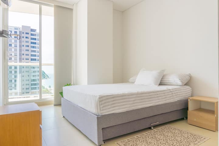 Habitación 1 con balcón y vista al mar