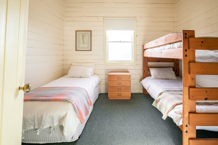 3rd Bedroom - bunk bed + single bed
