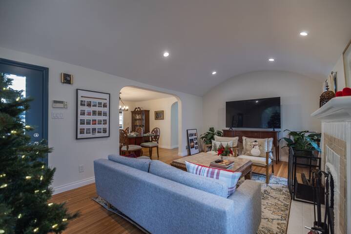 Beverly Grove Spanish 4BR 3BA HM gallery image 4