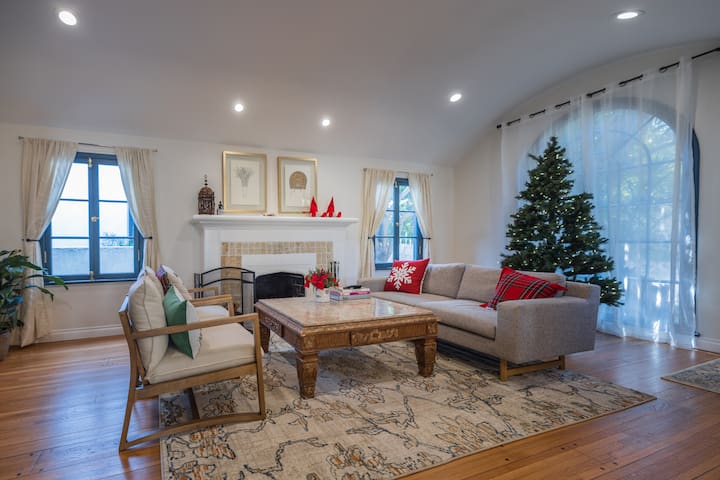 Beverly Grove Spanish 4BR 3BA HM gallery image 2