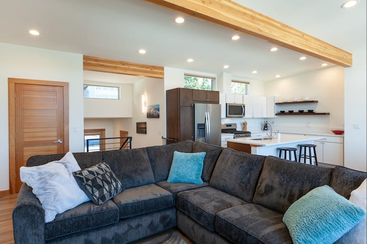 Clearwater Summit House - Hood River, OR