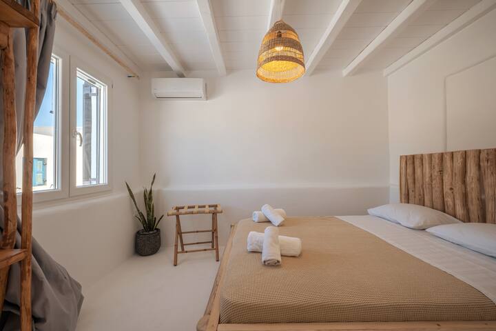 SeaWalk- 6Bed Villa- Pool- 200m to Ftelia beach gallery image 5