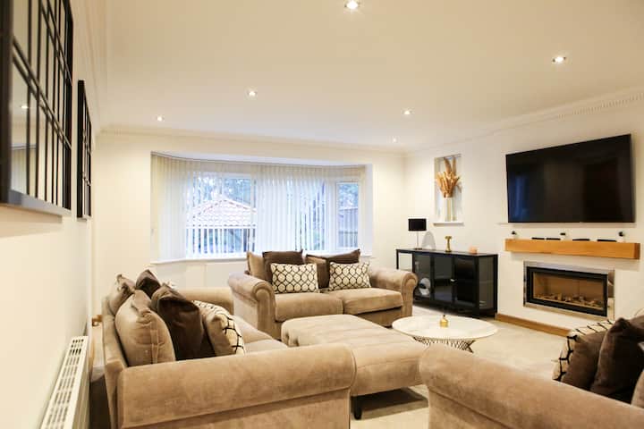 Luxury6 Bed Villa-hottub-footballpitch-dogfriendly - Bournemouth