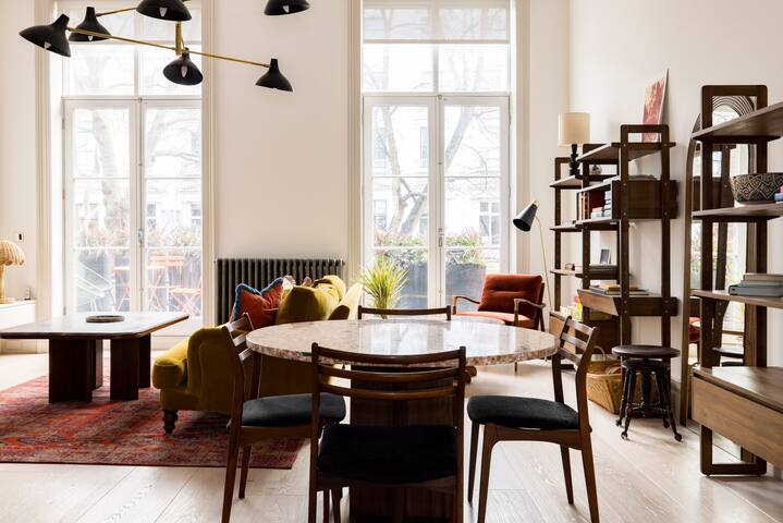 The Tree House 2 bedroom apartment by Hyde Park gallery image 3