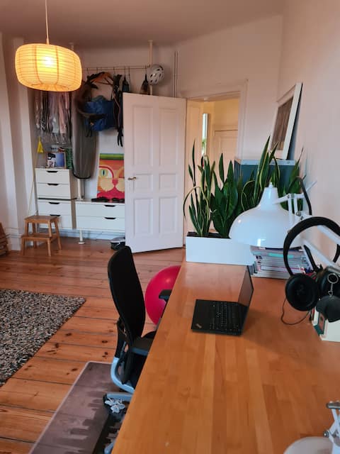 Top Airbnb: Parkside Spacious and Quiet Apartment in Neukölln