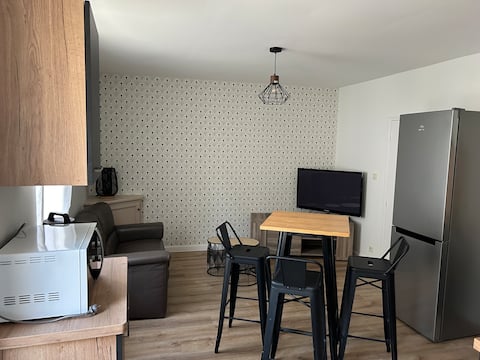 Furnished 2-bedroom apartment
