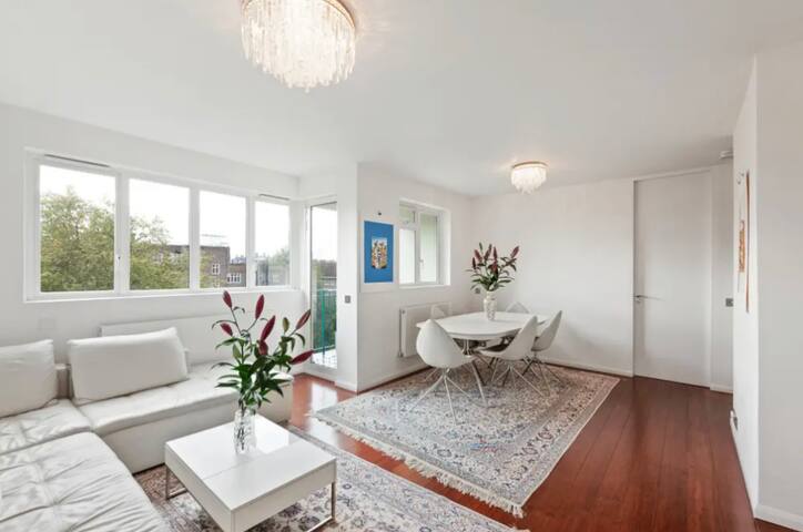 Penthouse Near British Museum gallery image 3