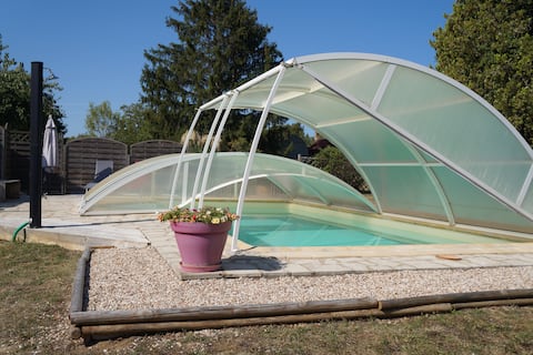 14-person houses with pool