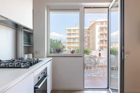 Proprietà Airbnb di successo: Penthouse with a terrace overlooking Etna a Catania