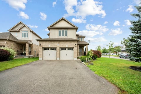 Spacious 5 Bedroom Home in London