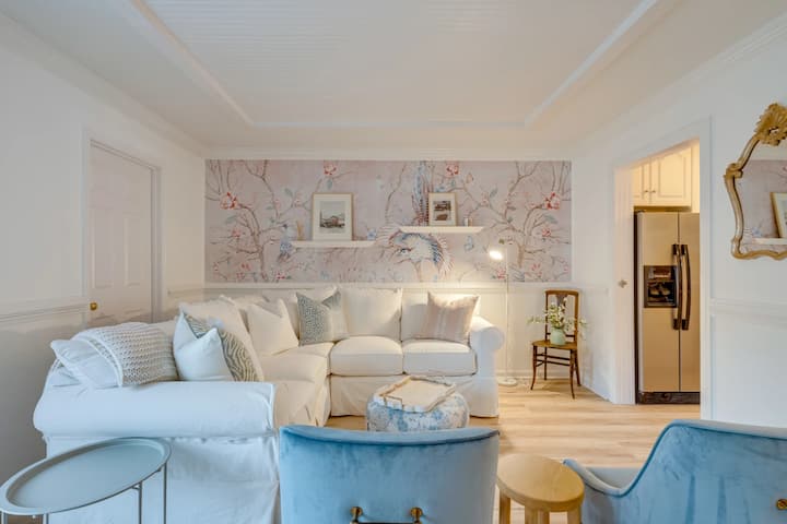 Stylish Townhome Near Beach - Mount Pleasant, SC