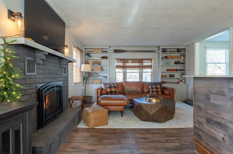 Perfect Winter Stay | 2 Fireplaces | Nearby Skiing