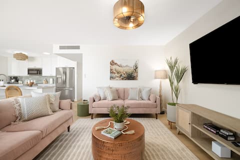 Top performing Airbnb: HOLLY HOUSE | Heated Pool & 2mi to Old Town in South Scottsdale
