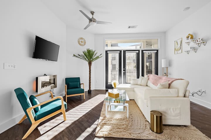Charming 2br 8 Mins Walk To Broadway Free Parking - Nashville, TN