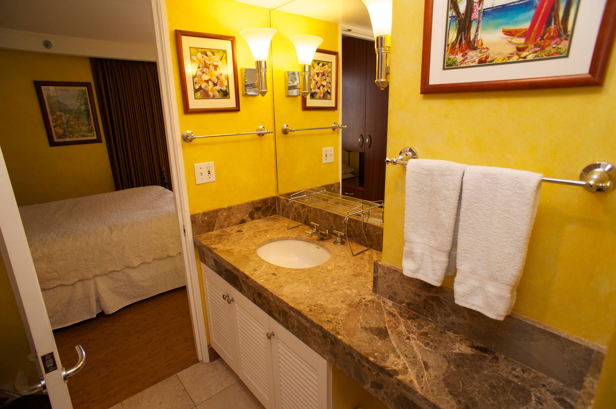 June ONLY $135/night -Premium Waikiki Studio Condo - Image 6
