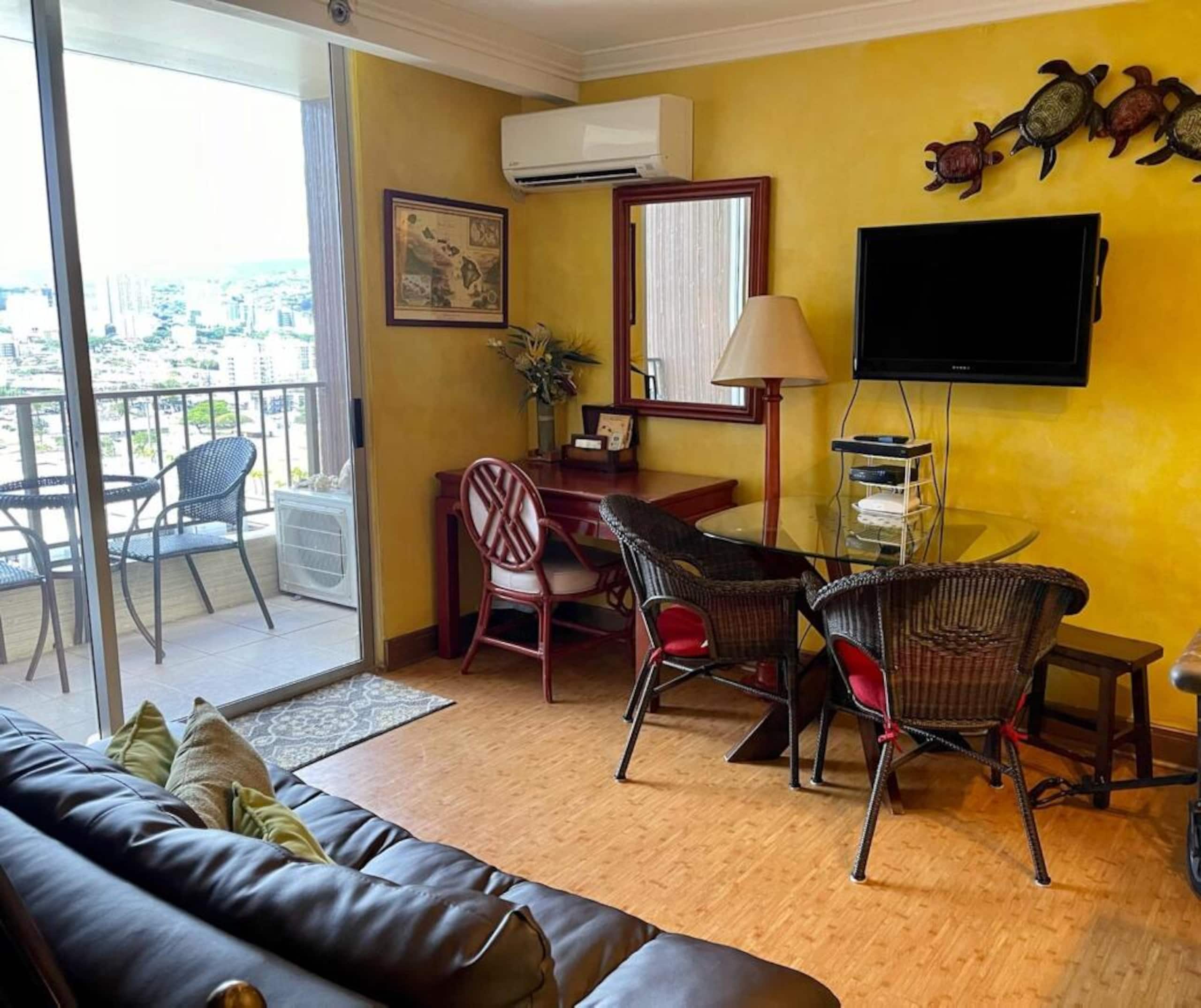 June ONLY $135/night -Premium Waikiki Studio Condo - Image 1