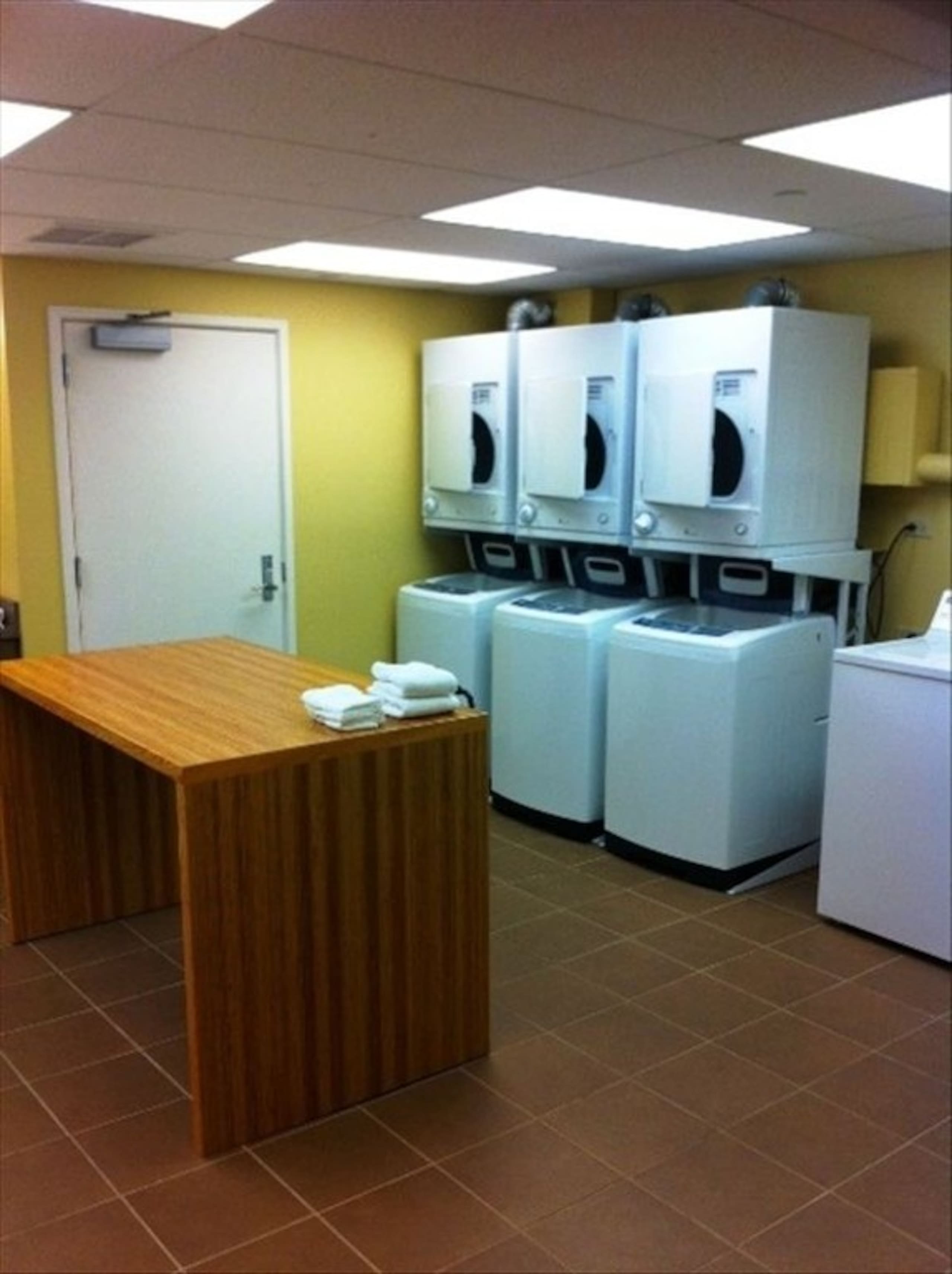 June ONLY $135/night -Premium Waikiki Studio Condo - Image 7