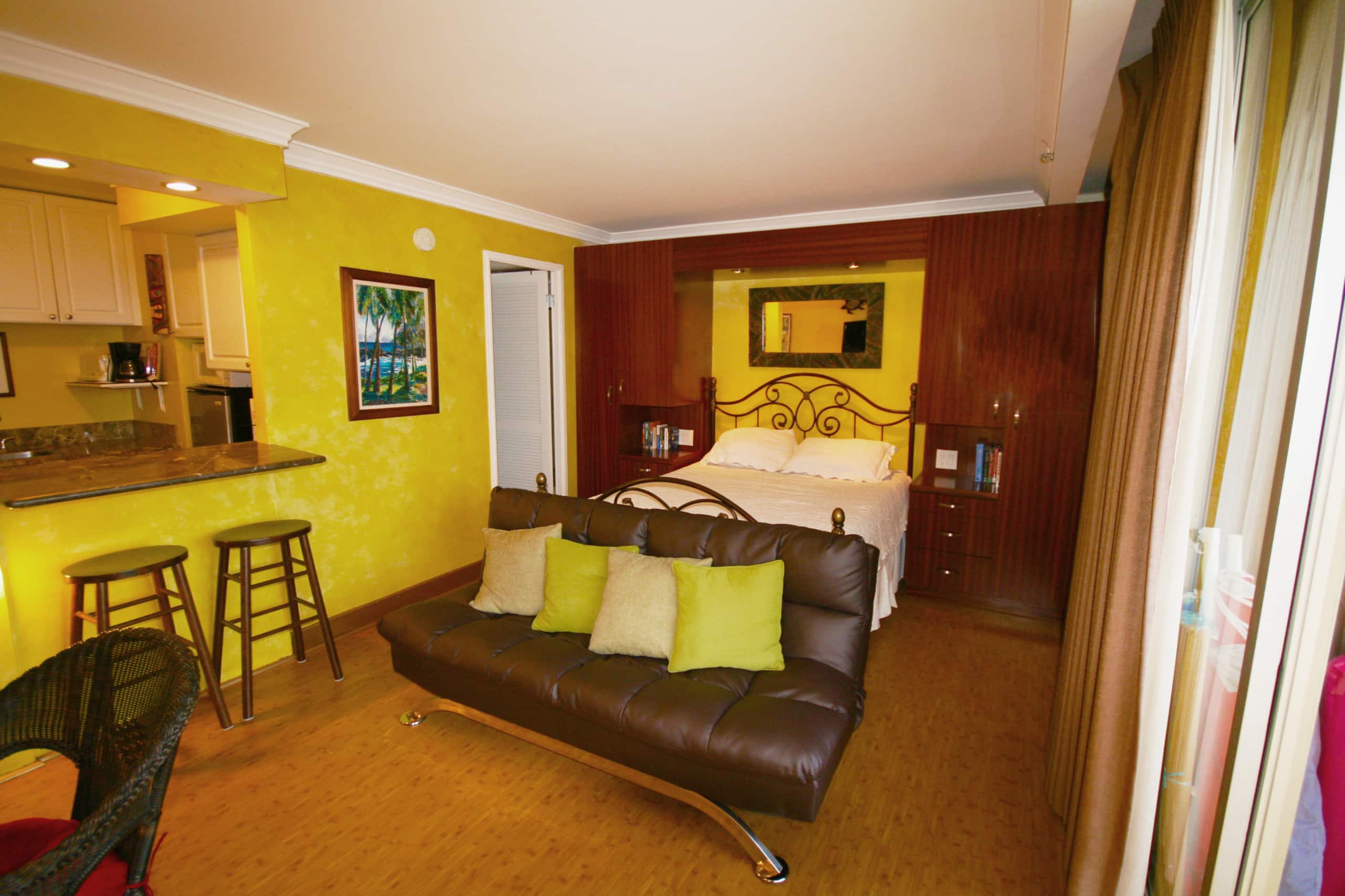 June ONLY $135/night -Premium Waikiki Studio Condo - Image 12