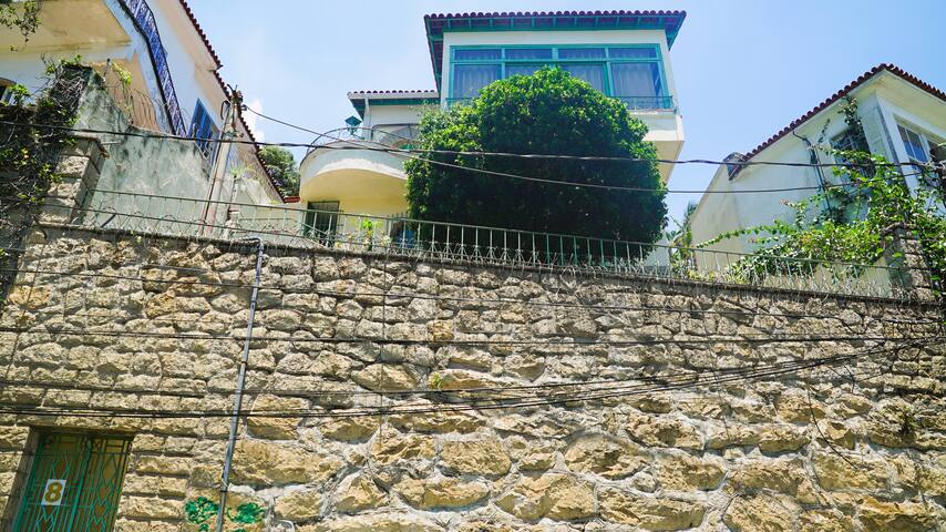 Casa da Árvore de Santa Teresa. O charme do Rio gallery image 2