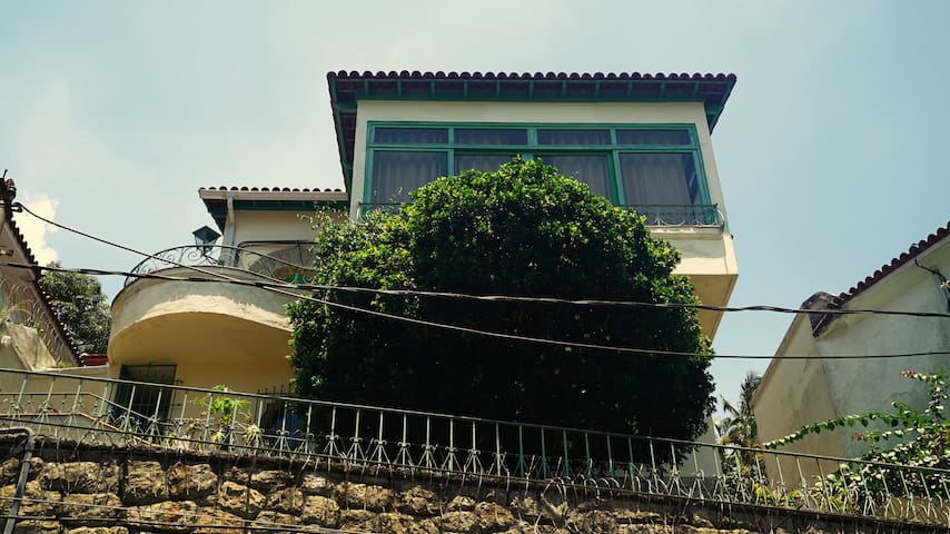 Casa da Árvore de Santa Teresa. O charme do Rio