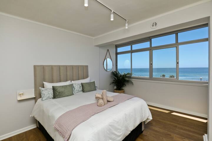 Ocean views in Sea Point gallery image 2