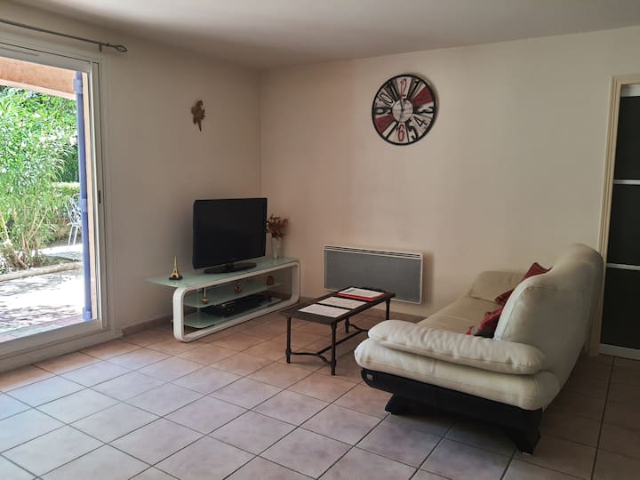 Bas De Villa Avec Piscine Privée+wifi+clim. - Var