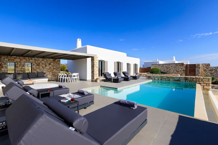Il SOGNO Villas (1+2+3) Paros for 22 guests