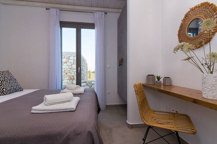 villa 1 master bedroom