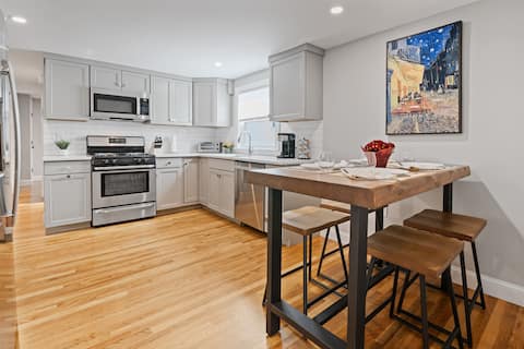 New Top Floor 3Br Arlington Heights Condo Clean