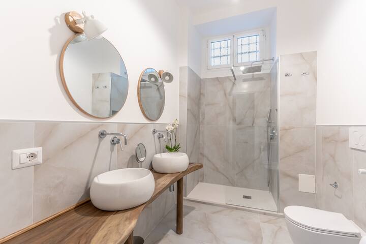 Classic Italian Charmy 170 mq Apt-Rome city center gallery image 3